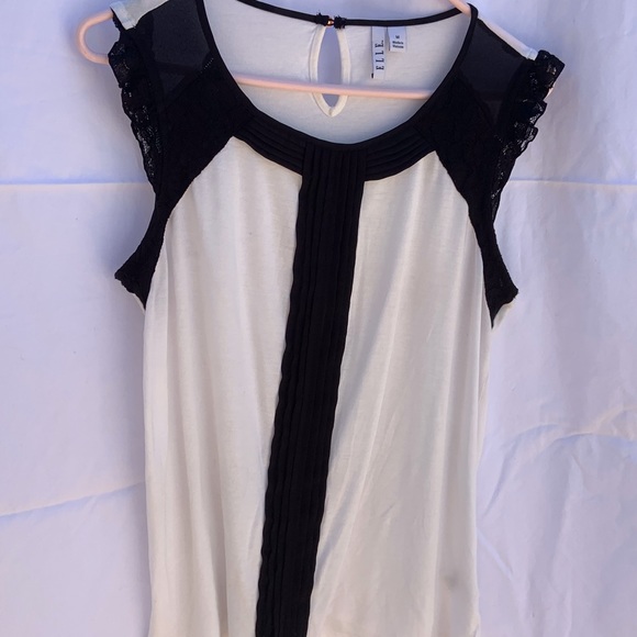 Elle ivory shirt w/black lace - size medium - Picture 1 of 4